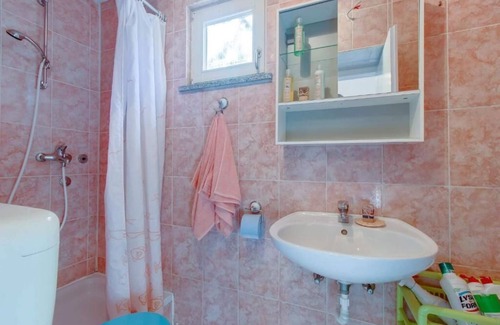 Veli Losinj Apartment | Charming 3-bedroom apartment with AC and WiFi in enchanting Veli Lošinj