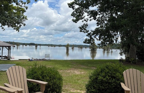 Cobb House | Charming 3-bedroom lake house with WiFi and AC in Cobb, Georgia. Has Dish TV.