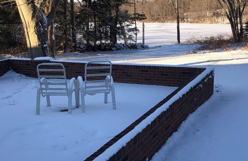 Hamden House | Charming 3-bedroom lakeside reservoir house in serene Hamden near Yale.
