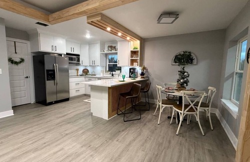Navarro County House | Charming 3-Bedroom New Container Home in Rice, TX – Cozy & Modern Escape!