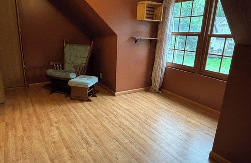 Macomb House | Charming 3-bedroom pet friendly home in Macomb