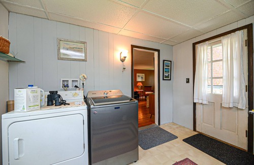 York House | Charming 3-bedroom ranch. Country location.
