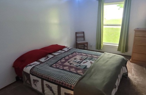 Tenstrike Resort | Charming 3-bedroom resort with WiFi, TV, and AC located on beautiful Gull Lake!