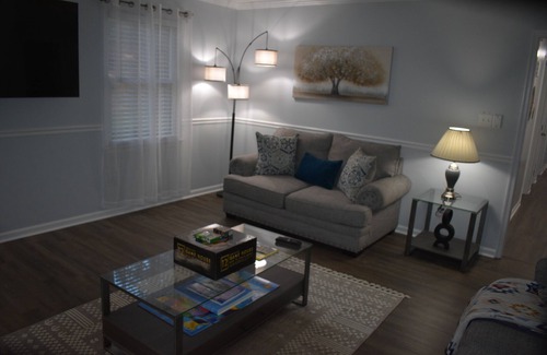 High Point House | Charming 3-bedroom townhome in welcoming High Point near HPU University