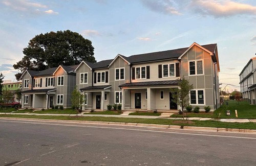 Charlotte House | Charming 3-bedroom townhome with WiFi, AC in gorgeous Charlotte