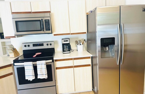 Palmer Ranch House | Charming 3-bedroom townhome with Hot Tub and WiFi in beautiful Sarasota