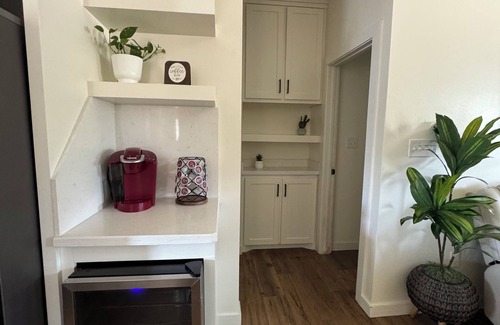 Brownsville House | Charming 3-bedroom house in Brownsville Cozy and comfortable modern farmhouse.
