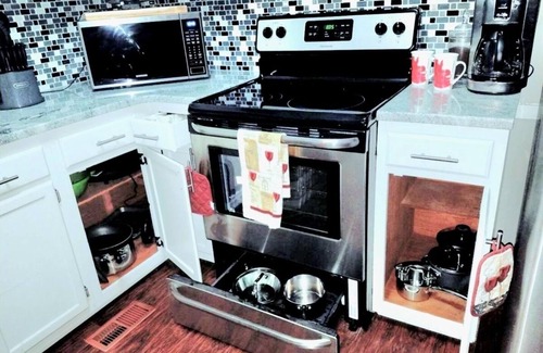 Westover House | "Charming 3-Bedroom Home with Private Gym in Prime Neighborhood!"