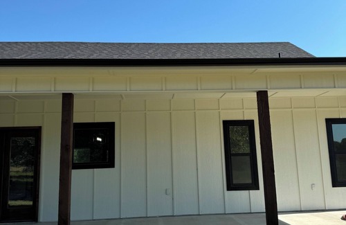 Honey Grove House | Charming 3-bedroom new build close to Bois d Arc Lake outside of Honey Grove TX