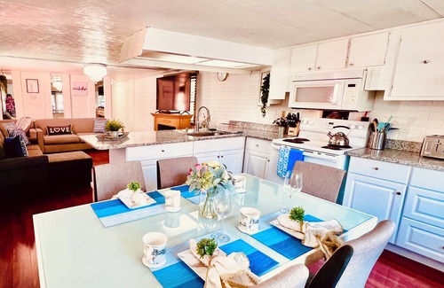 Hershey House | Charming 3-bedroom remodeled mobile home with central AC, WiFi in Hummelstown