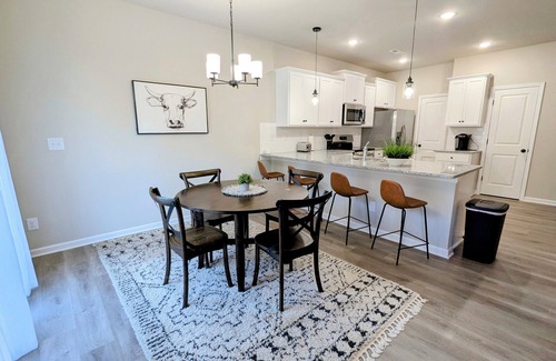 Huntersville House | Charming 3-bedroom townhome with AC and WiFi in Huntersville - Newly Built