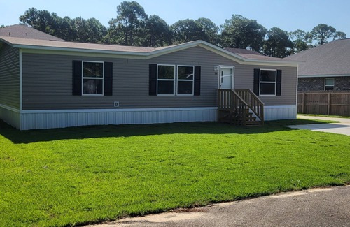Mary Esther House | Charming 3-bedroom 2-bath home with WiFi and AC in delightful Mary Esther