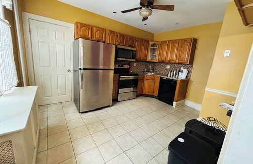 Foxcroft Square House | Charming 3-bedroom house in enjoyable Philadelphia with WiFi