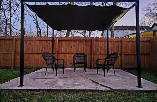 Eastside Promise Neighborhood House | Charming 3-bedroom house in fabulous San Antonio with AC, WiFi