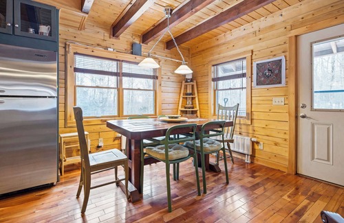 Blandford House | Charming 3-BR Berkshires Timber Cottage