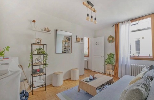 Porte-Saint-Martin Apartment | Charming 3-room apartment near Canal St Martin