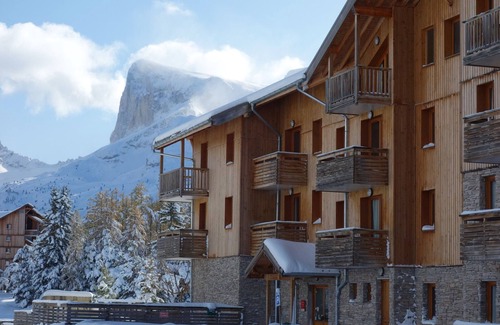 Saint-Etienne-en-Devoluy Ski Chalet | Charming 3-Room Chalet for 6 in Résidence Le Hameau du Puy, Superdevoluy