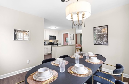 Northwest Raleigh House | Charming 3BD - Backyard - Near Downtown & NCSU