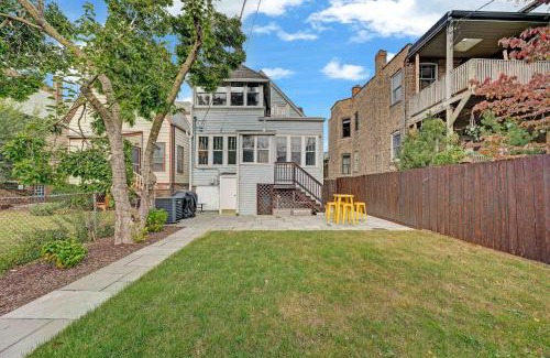 Andersonville House | Charming 3bd Bungalow in Vibrant Andersonville home