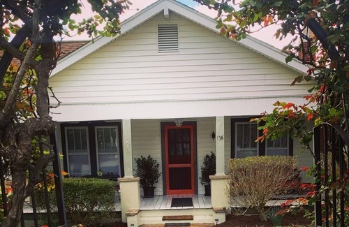 Lynn House | Charming 3bed home with heated indoor pool,hot tub 1 block to Downtown Columbus.