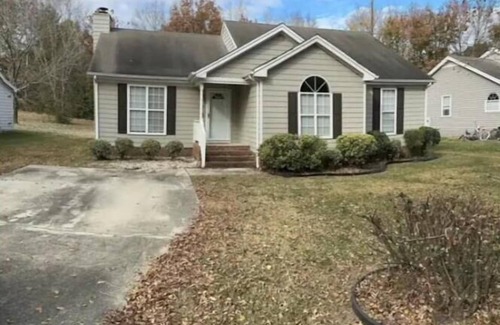 Knightdale House | Charming 3bed! Your Cozy Retreat