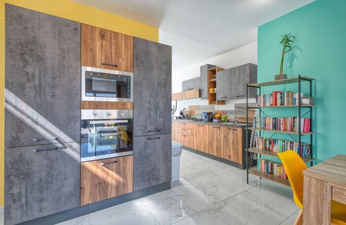 Msida Apartment | Charming 3bedroom with jacuzzi and terrace MCAR1-2