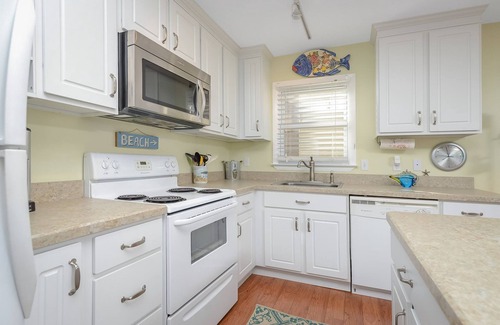 North Ocean City Condo | Charming 3BR 2BA Unit, Close to the Beach, Great Restaurants and Shopping!