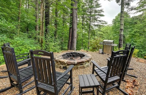 Cullowhee House | Charming 3BR Cabin w/Hot Tub + Fire Pit Near WCU