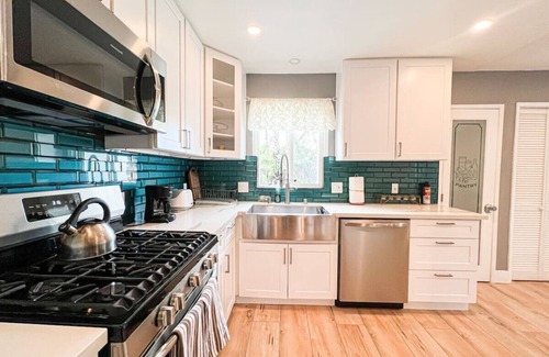Calabasas House | Charming 3BR Home with Modern Comforts - FB - CAL