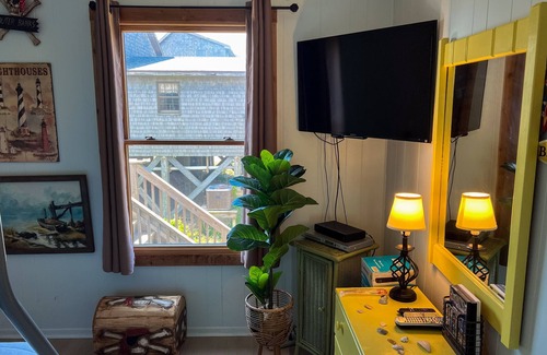 Avon House | Charming 3BR Oceanfront Home in Avon,NC with Full Kitchen, A/C, and WIFI