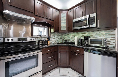 Central Park South Apartment | Charming 3BR Retreat in a Great Area!