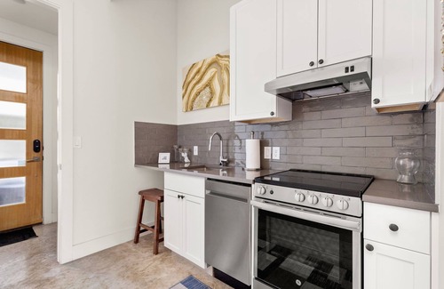Tobin Hill House | Charming 3BR Townhome with Rooftop Views & Modern Luxury