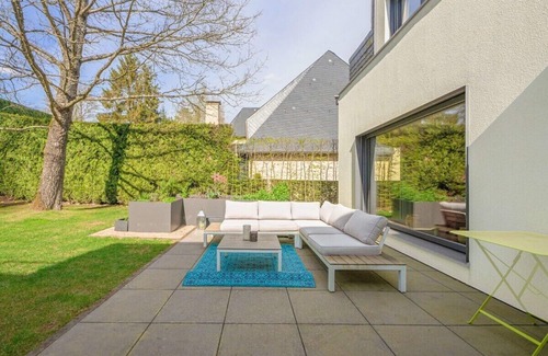 Dippach House | Charming 3BR with Balcony, Yard & Sauna
