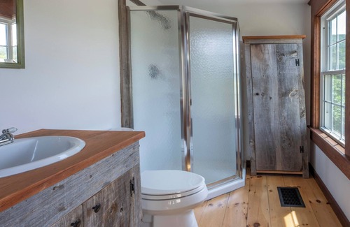 Middletown Springs Other | Charming 4-bedroom farmhouse with WiFi, AC in Enchanting Middletown Springs