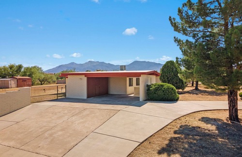 Sierra Vista House | Charming 4 bed/2 bath lovely house in central Location w/much Privacy and Space