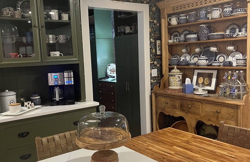 Brownsboro Farm House | Charming 4-bedroom house made for entertaining in peaceful Brownsboro Farm