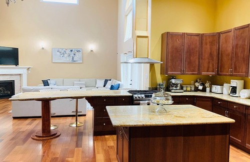 Mercer Island House | Charming 4-bedroom house with AC and WiFi in Mercer Island