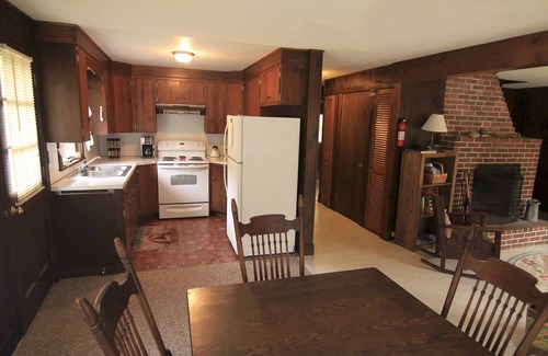 Tenants Harbor House | Charming 4 Bedroom Cottage with Shore Front Access & Internet