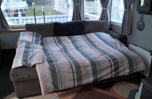 Skegness Cabin | Charming 4-Bedroom 8 berth caravan in Skegness
