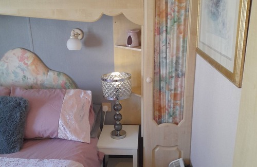 Skegness Cabin | Charming 4-Bedroom 8 berth caravan in Skegness