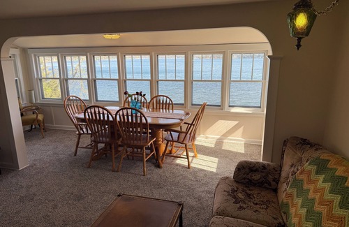 Wautoma Cottage | Charming 4-bedroom cottage in Wonderful Wautoma with WiFi, AC and lake frontage
