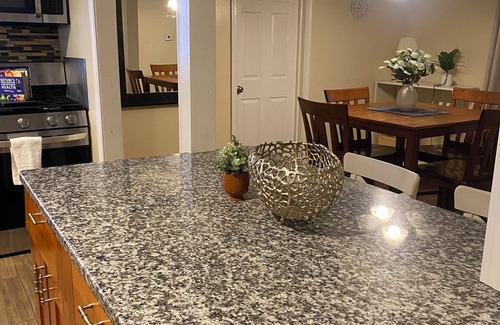 Bloomfield House | Charming 4 bedroom house in welcoming Bloomfield with AC