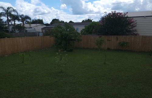 Kissimmee House | Charming 4-bedroom house with coffee/tea station WiFi and AC in Kissimmee