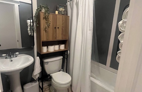 Bryan House | Charming 4-bedroom house with AC and WiFi near Downtown Bryan