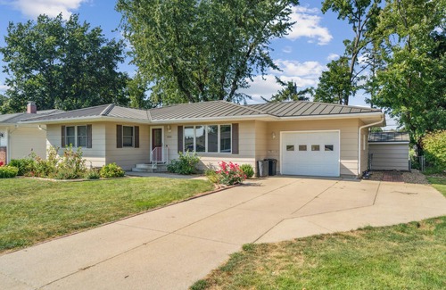 Marion House | Charming 4-bedroom house with High Speed WiFi in Marion