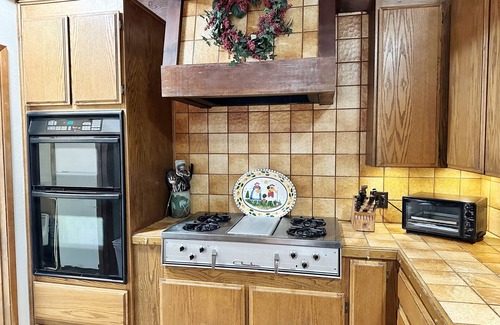 Bass Lake House | Charming 4-bedroom Lakefront house in delightful Bass Lake, Private Cove!