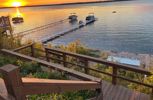 Lake City Cottage | Charming 4-bedroom lakefront cottage in Lake City on beautiful Lake Missaukee