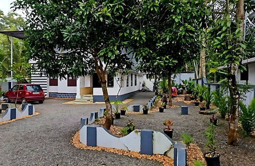 Alappuzha House | Charming 4-bedroom Layanila villa with WiFi, AC in serene Alappuzha
