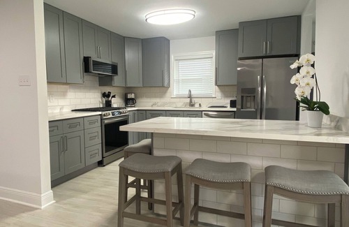 Kenner - Louis Armstrong International Airport House | Charming 4 bedroom super clean and safe in Metairie newly remodeled WiFi & AC
