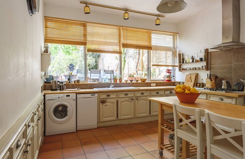 Pouzolles Villa | Charming, 4 bedroom village house with pool and large garden